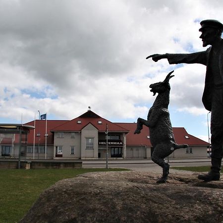 Heltermaa Hostel Exteriör bild