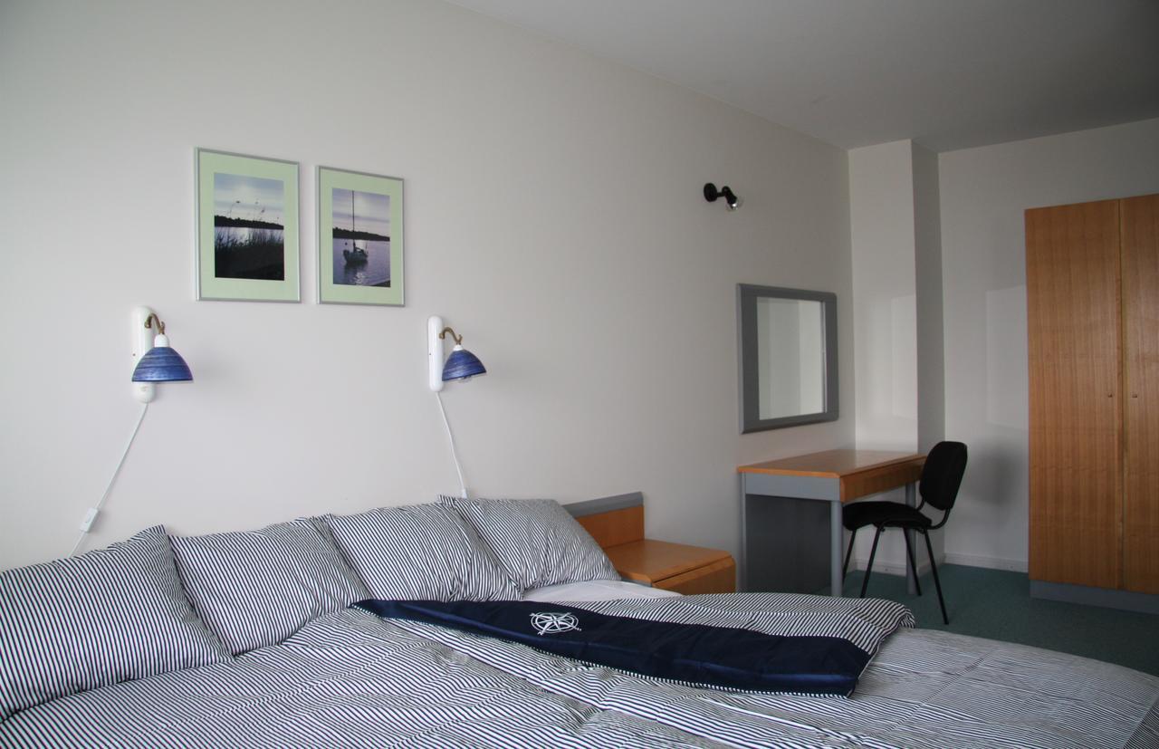Heltermaa Hostel Exteriör bild